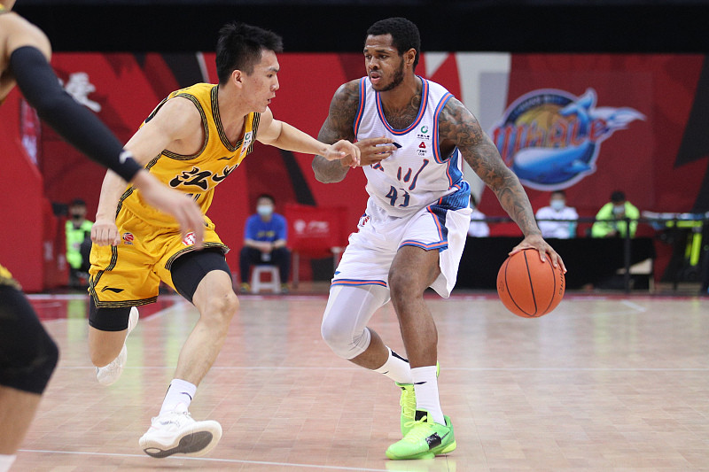 UFC公开赛上演强强对话，荆楚霹雳队强势横扫关东天虎队，多点开花奏效；黑马成最大惊喜的简单介绍