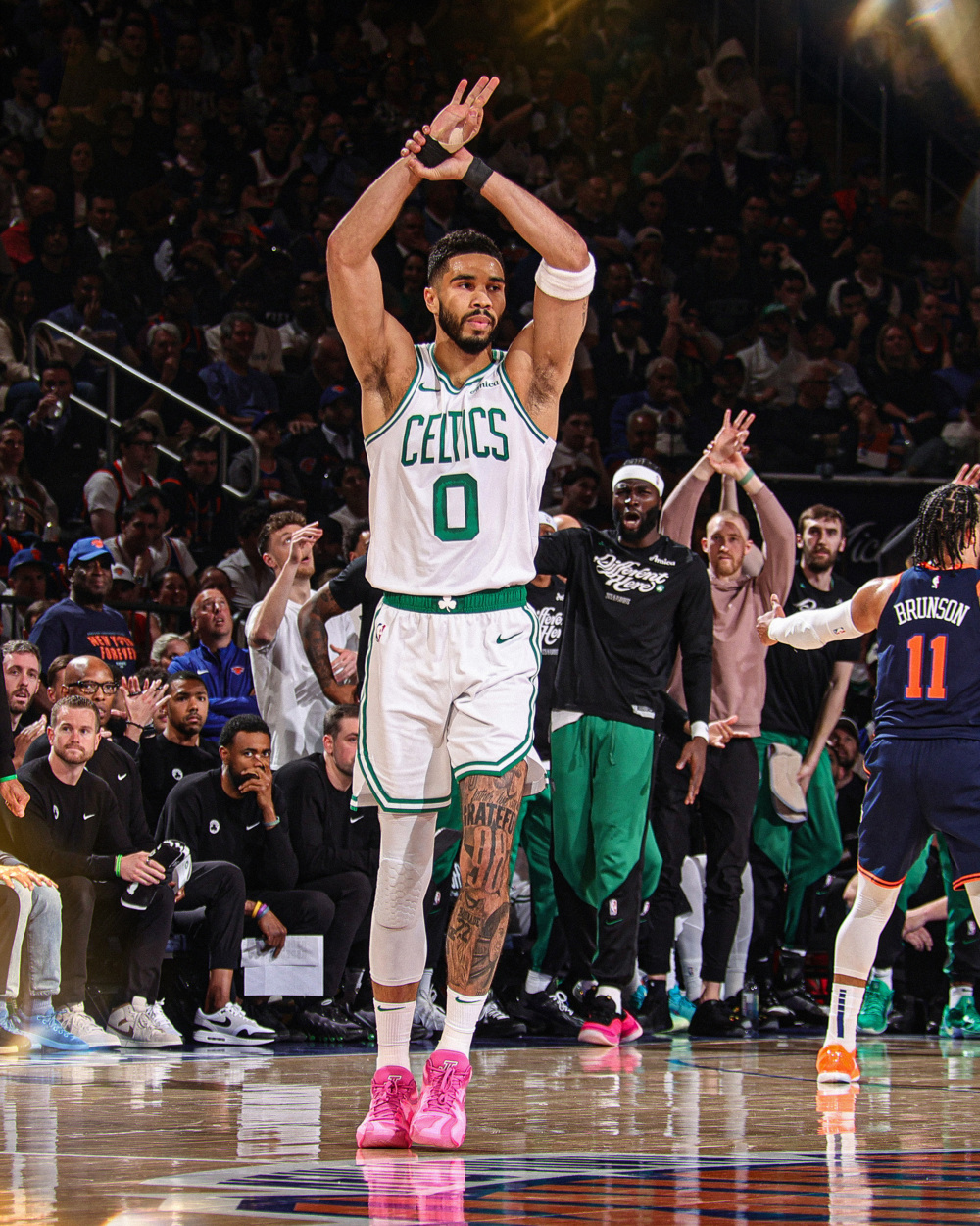  TES教练压力巨大！，塔图姆遭遇二十持续失利赢得满堂喝彩