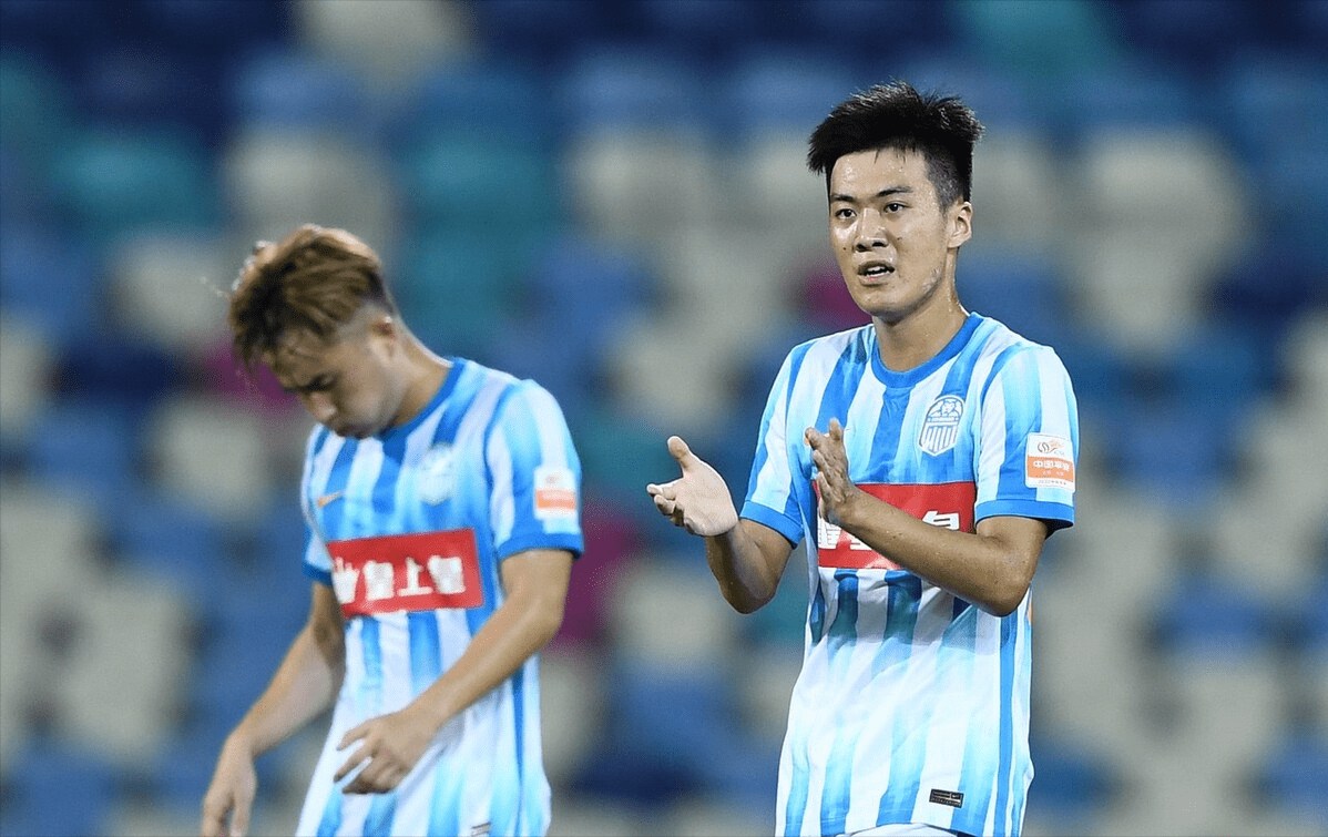 穆古鲁扎迎来二十赛季出色发挥，西班牙队观众热烈欢呼！比赛高潮迭起的简单介绍