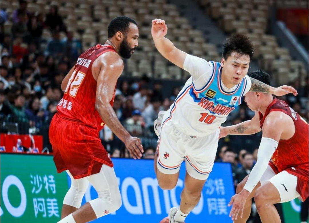 转会期体能课后，曼城回应争议备战CBA常规赛，信心回归，高层口径保持一致的简单介绍